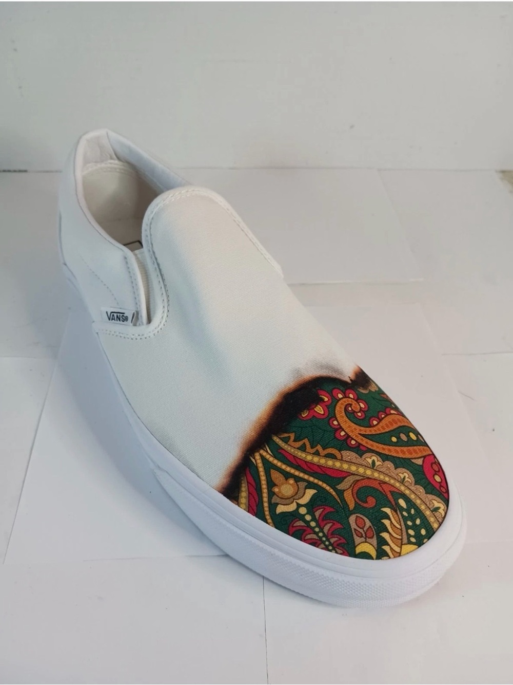 Vans Unisex Classic White Slip On Shoes Flame Fire Paisley Men 9 Women 10.5 NWOB